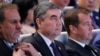 В Туркмении чиновников старше 40 обязали стать седыми, как президент