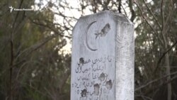 Человек на карте: Смотритель кладбищ в Чечне ухаживает за могилами людей разных конфессий