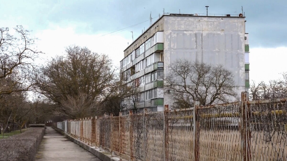 Жилой дом в Заозерном «не вписывается» в планы российских властей (видео)