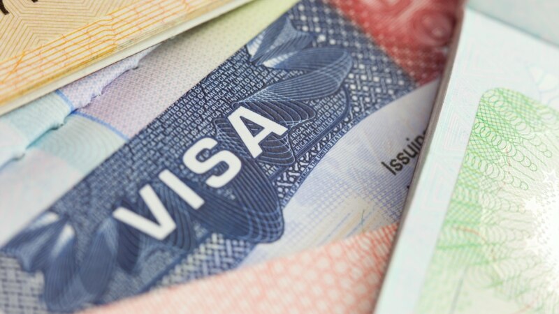 Кыргызстан попросил США облегчить выдачу виз и вдвое увеличить срок туристической визы