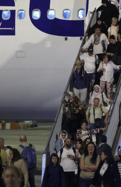 Българските власти евакуираха 148 души от Израел сред които 89