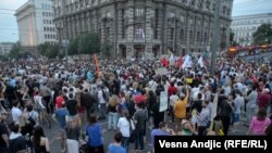 Više hiljada ljudi na protestu zbog rušenja u Savamali