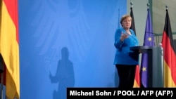 Германският канцлер направи изявление пред медиите сред срещата с лидерите на шестте държави в региона на 5 юли 2021 г. 