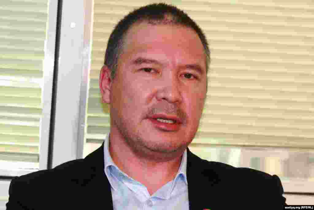 Гражданский активист Серикжан Мамбеталин. Алматы, 26 ноября 2013 года. 