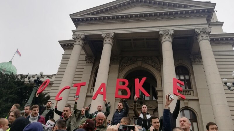 'Natezanje konopa' vlasti i opozicije u Srbiji