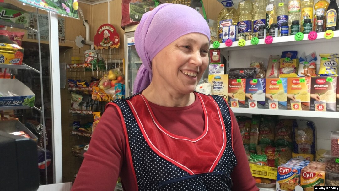 Миңнур Корбанова, кибетче