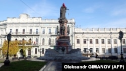 The statue of Empress Catherine II was given an executioner's hood and a rope with a noose by activists in Odesa. 
