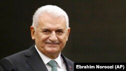 بن علی یلدرم Binali Yildirim، نامزد طرفدار حکومت و حامی وفادار رجب طیب اردوغان