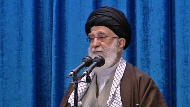 Хаменеи повика на единство во Иран