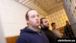 На попередньому слуханні в Жовтневом районному суді у справі про вибух у Свято-Покровському храмі звинувачені за гратами, у Запоріжжі 14 січня 2011 року