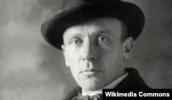 Mikhail Bulgakov həyatı boyu ikinci peşə kimi həkimliklə məşğul olub.