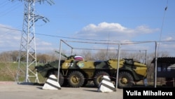 Militari ruși la postul de control de la Dubăsari