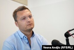 Mi mislimo da je adekvatna mera da se zabrani svim javnim funkcionerima da tokom kampanje učestvuju u javnim događajima: Raša Nedeljkov