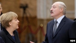 Ангела Мэркель і Аляксандар Лукашэнка падчас сустрэчы ў Менску, 2015 год 
