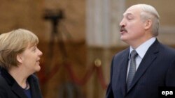 Ангела Меркел ва Александр Лукашенко