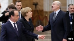Февраль 2015 года. Александр Лукашенко принимает в Минске канцлера Германии Ангелу Меркель и президента Франции Франсуа Олланда, приехавших для участия в переговорах по украинскому урегулированию.