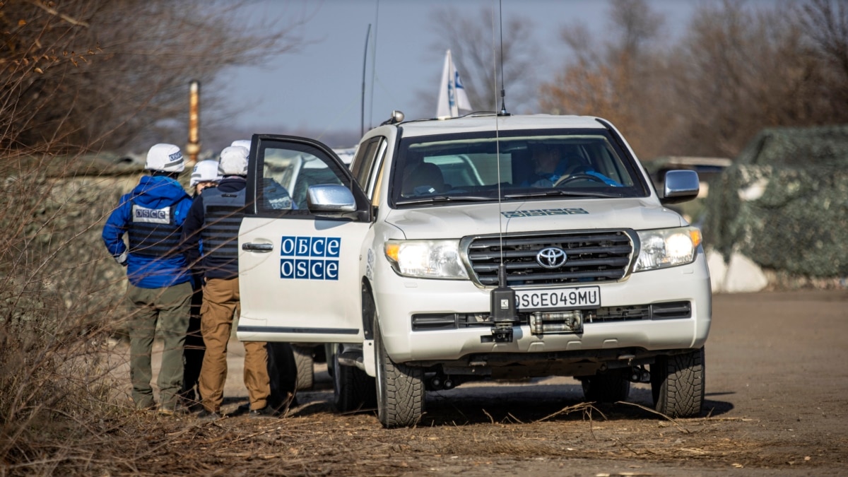 ОБСЄ зупиняє моніторинг на Донеччині, стрілянина в університеті у США
