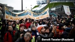Манифестация "жёлтых жилетов" в Париже (архив, декабрь 2019)