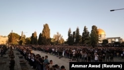 Əl-Əqsa məscid kompleksində Ramazan bayramı namazı qılınır