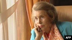 مجله اقتصادی فوربز، ثروت خانم بتانکور را حدود ۴۰ میلیارد دلار برآورد و او را ثروتمند‌ترین زن جهان اعلام کرده بود.