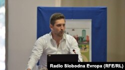 Александар Спирковски, професор по физичко образование, кој работи со деца и со возрасни лица со попречености во развојот. 