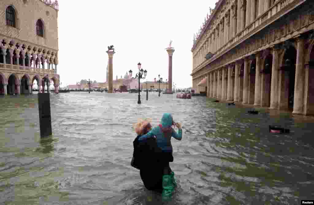 Максимальная высота, на которую поднялась вода, составила полтора метра.&nbsp;