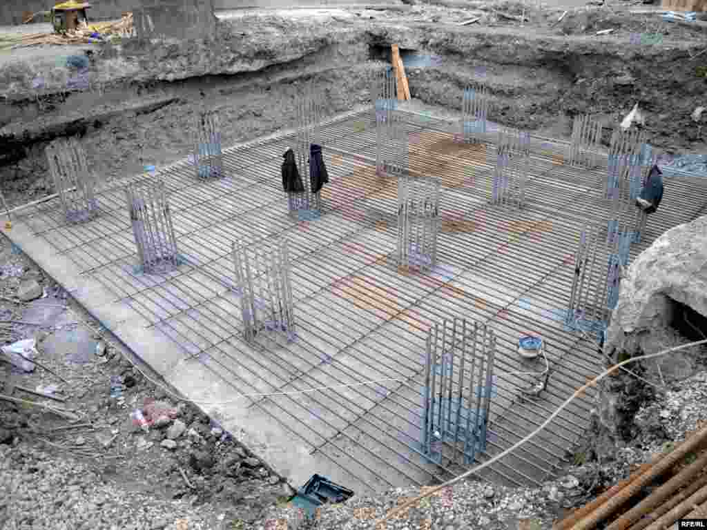 ესტაკადის ბურჯების მშენებლობის პროცესი