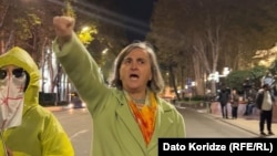 რუსუდან კობახიძე პარლამენტთან მიმდინარე აქციაზე