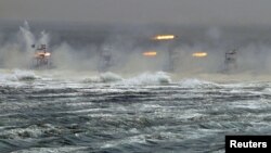 Военные учения в Ормузском проливе