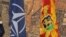 Zastave NATO i Crne Gore