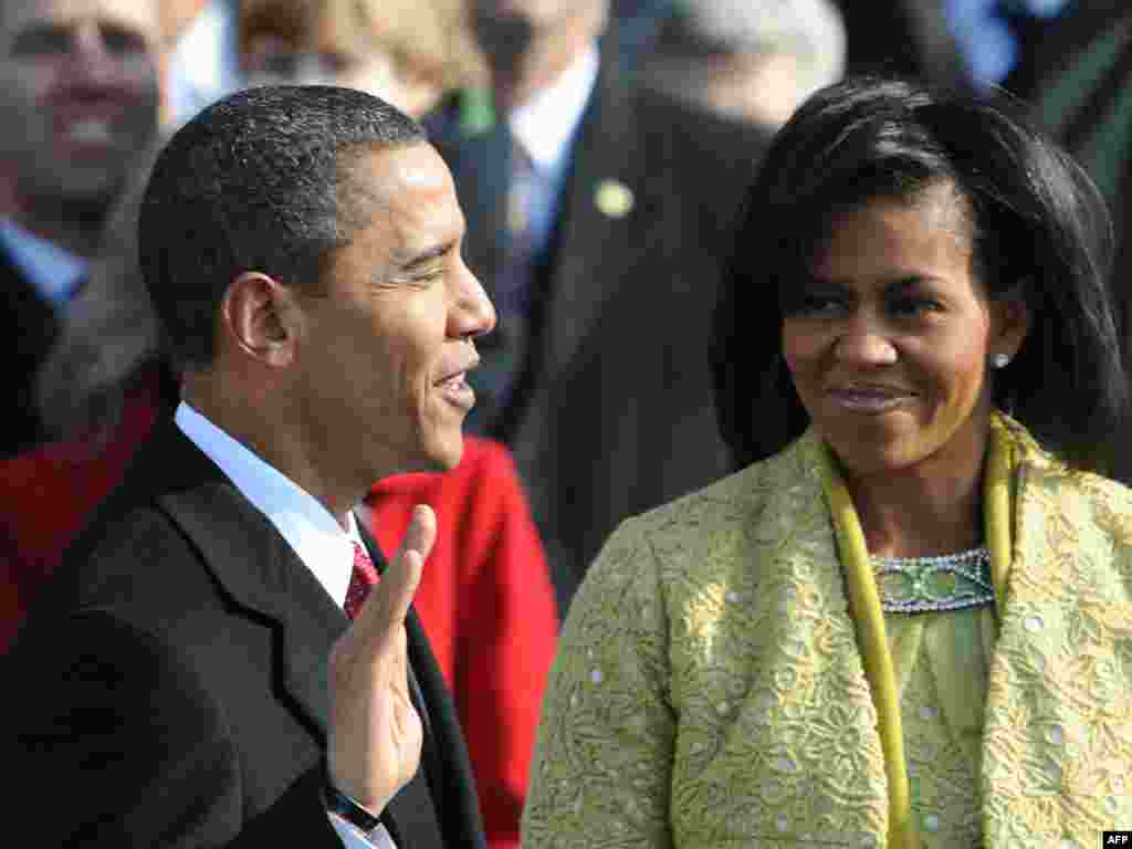 Presidenti Barack Obama bën betimin... - US President Barack Obama speaks after being sworn in at the Capitol in Washington on January 20, 2009. obama20 top2009 