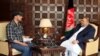 سید فتح محمد بها خبرنگار رادیو آزادی در جریان مصاحبهء اختصاصی با عبدالکریم خرم رییس دفتر ریاست جمهوری افغانستان.