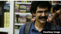 Mohamad Sarifi Mohadam rab kérésére könyvek tömege érkezett a legnagyobb iráni börtönbe