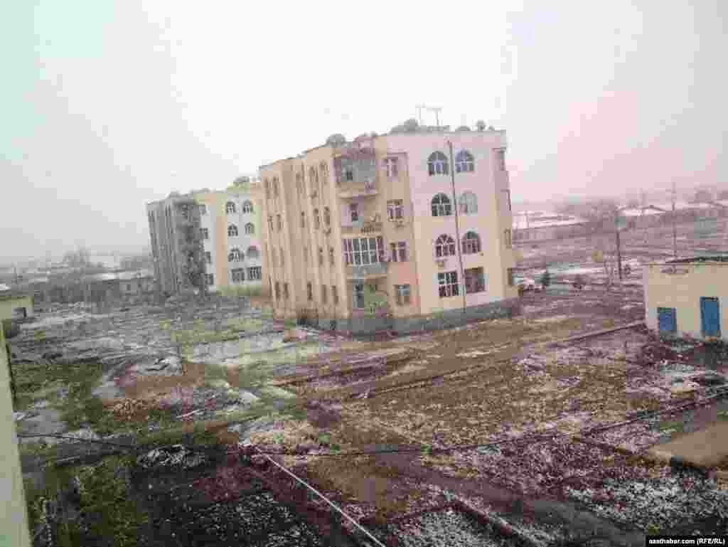 T&uuml;rkmenabatda gar