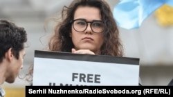 Айше Умерова на акции протеста в Киеве