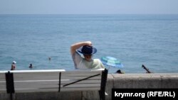 Ялта в первый день курортного сезона в Крыму, 2020 год