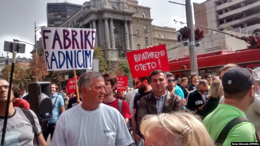 Protest radnika pred Vladom Srbije
