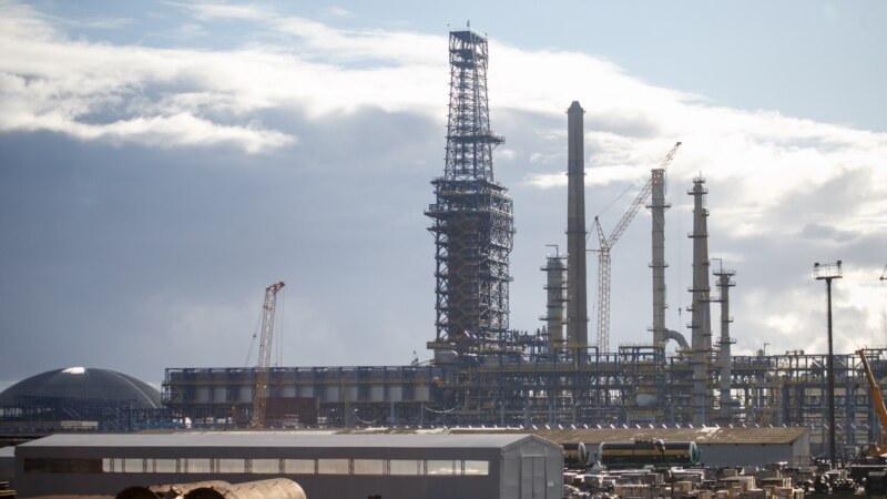 Расея аднавіла пастаўкі нафты на беларускія заводы