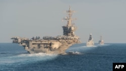 Aeroplanmbajtësi amerikan, USS Abraham Lincoln. Fotografi nga arkivi. 