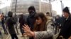 В Косове десятки человек ранены во время столкновений с полицией