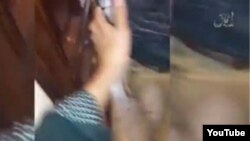 تصویری از ویدیوی منتشرشده از سوی مهاجمان حملات خونبار تهران که گفته می‌شود دست زنانه فیلمبردار است
