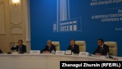 На выездном заседании комитета мажилиса Казахстана по международным делам, обороне и безопасности. Актобе, 19 мая 2017 года.