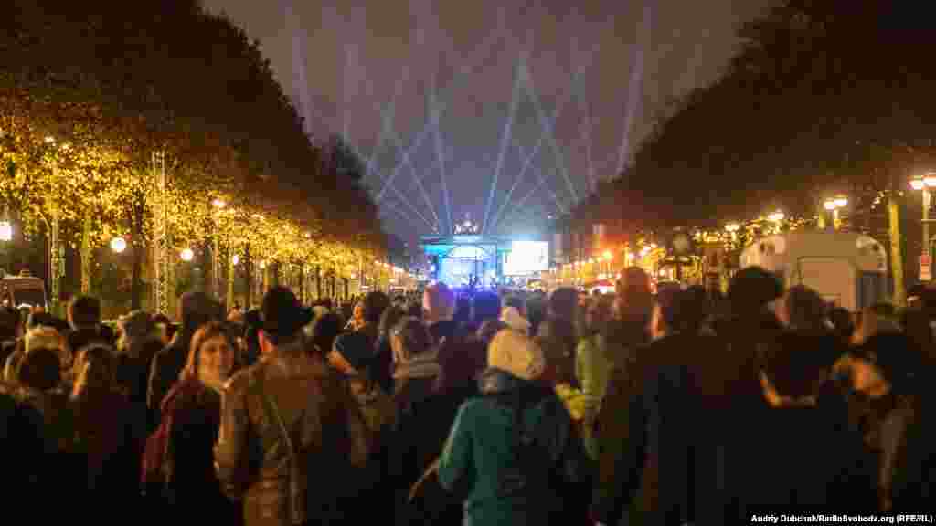 Завершилося святкування величезним концертом перед Бранденбурзькими воротами
