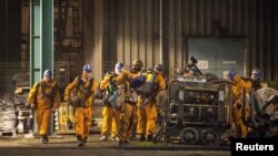 Рятувальники готуються шукати зниклих гірників після вибуху на шахті в Карвіні, Чехія, 20 грудня 2018 року