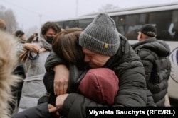 Першая сустрэча Уладзя Лабковіча з роднымі пасьля вызваленьня. Вільня, 18 сьнежня 2025