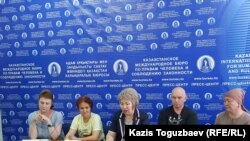 Участники пресс-конференции на тему «пыток» в учреждении ЛА-155/14 в поселке Заречный Алматинской области, Алматы, 15 мая 2019 года.