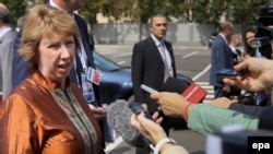 Глава внешнеполитического ведомства ЕС Кэтрин Эштон прибыла на неформальное заседание Евросоюза в Милане, 29 августа 2014 года.