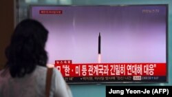 Lansarea rachetei nord-coreene, prezentată la releviziunea din Seoul, 15 septembrie 2017