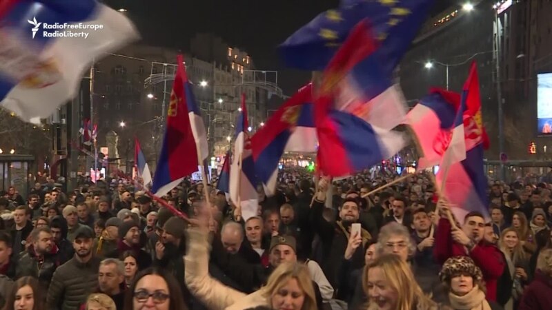 Protestçiler Belgradda tapgyr 11-nji ýörişlerini geçirdiler