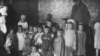 Представительница квакеров в приёмнике для голодающих детей в Самаре. 1921–1922 гг.